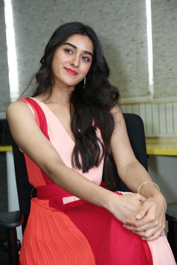 sakshi-vaidya-stills-8.jpg