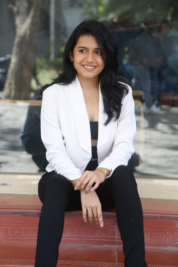 samyukta-vasudevan-stills-17.jpg