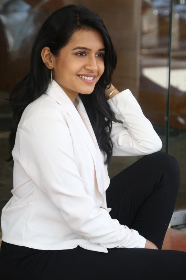 samyukta-vasudevan-stills-19.jpg