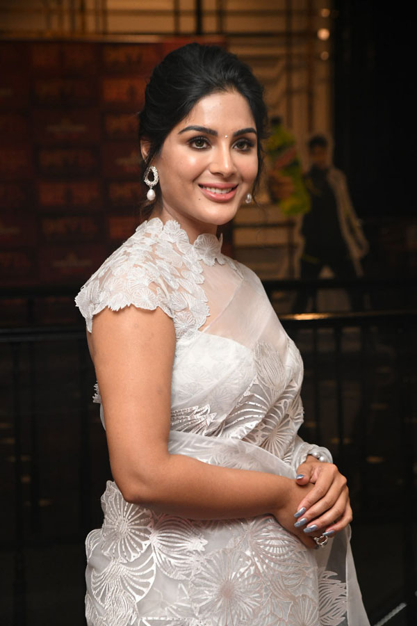 samyuktha-menon-stills-7-17.jpg