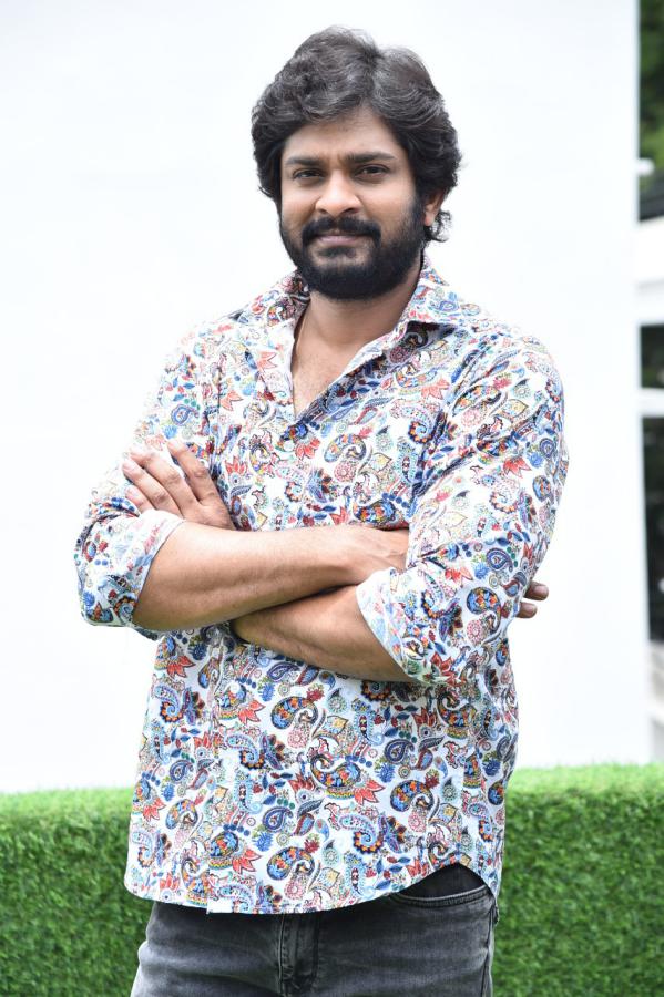sandeep-madhav-stills-5.jpg