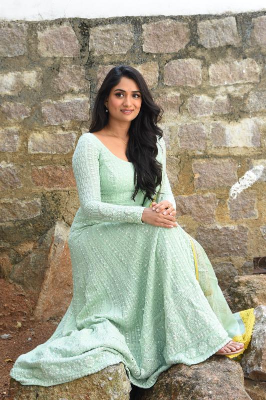 sandhya-raju-stills-3.jpg