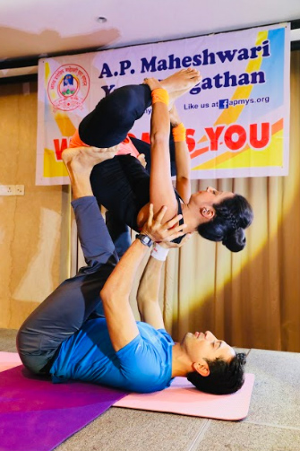 sanjana-galrani-yoga-stills-9.jpg