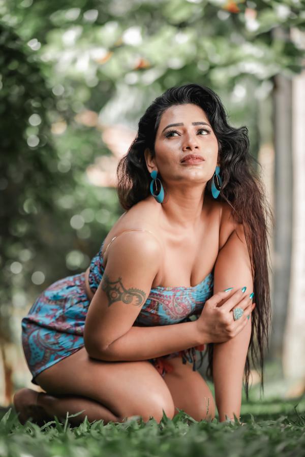 sanjana-naidu-stills-17.jpg