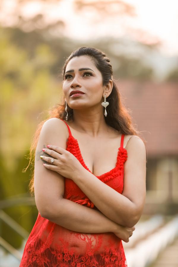 sanjana-naidu-stills-5.jpg