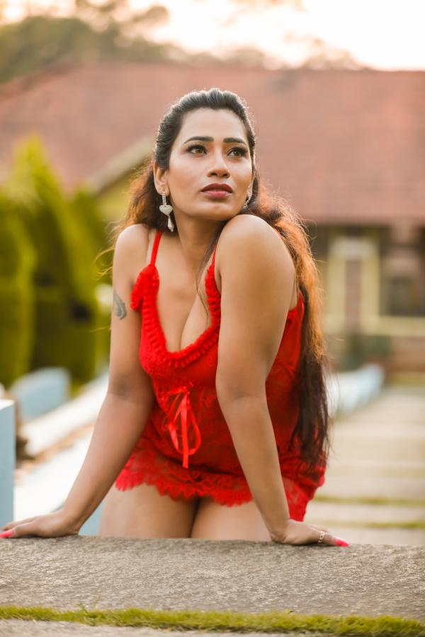 sanjana-naidu-stills-7.jpg