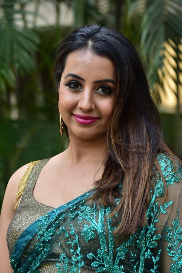 sanjjanaa-galrani-stills-18.jpg