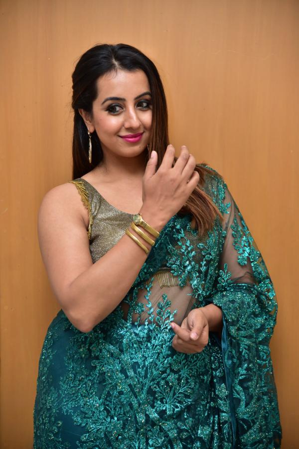 sanjjanaa-galrani-stills-4.jpg