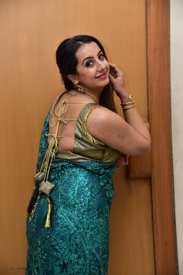 sanjjanaa-galrani-stills-7.jpg