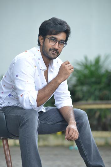 santosh-shoban-stills-14.jpg