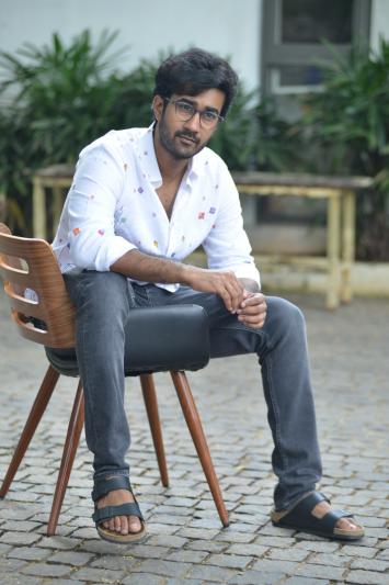 santosh-shoban-stills-17.jpg