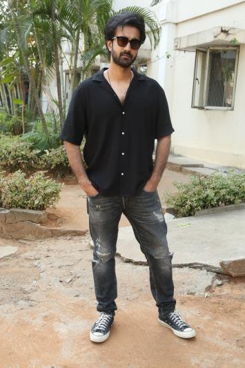santosh-sobhan-stills-5.jpg