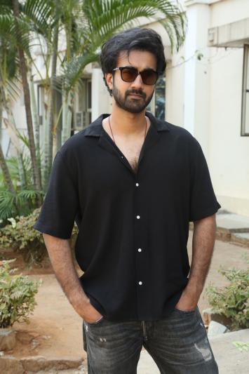 santosh-sobhan-stills-6.jpg
