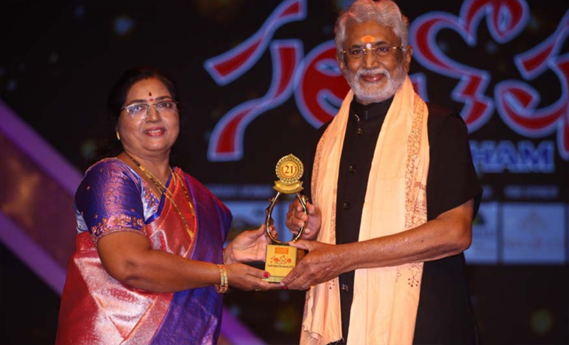 santosham-awards-2022-11.jpg