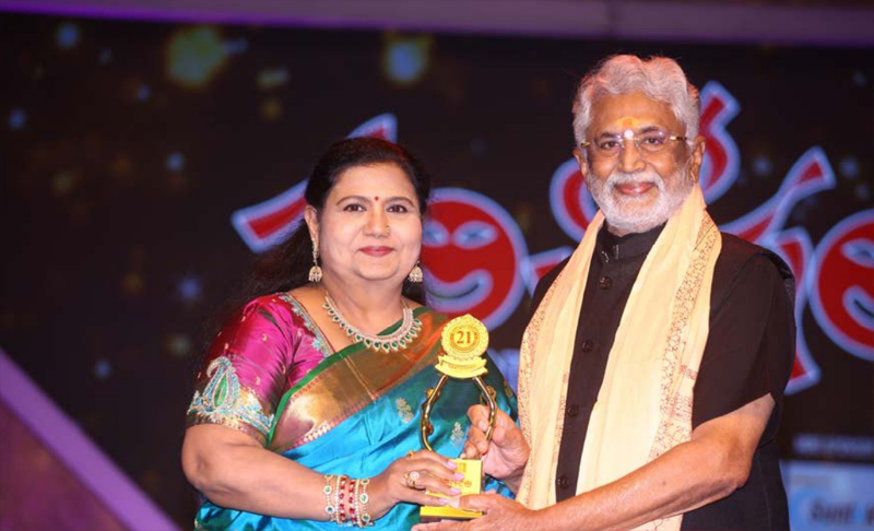 santosham-awards-2022-12.jpg
