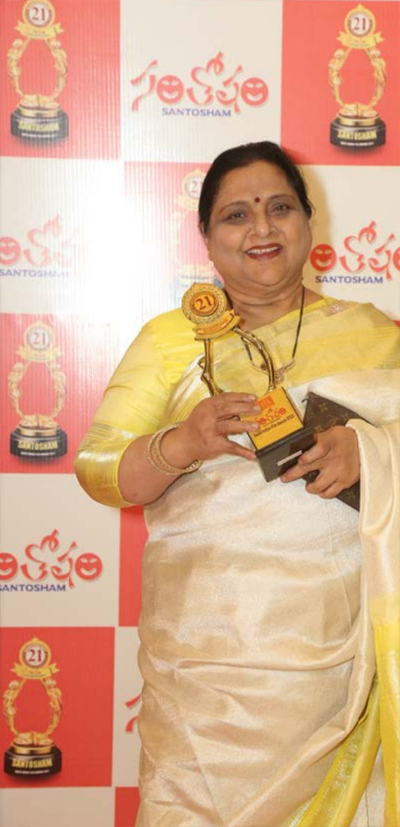 santosham-awards-2022-44.jpg