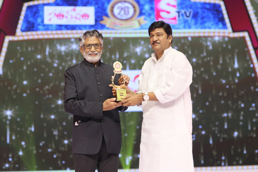 santosham-suman-tv-south-indian-film-awards-1-14.jpg