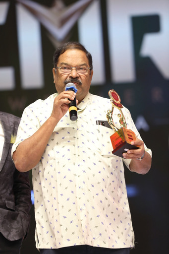 santosham-suman-tv-south-indian-film-awards-1-4.jpg