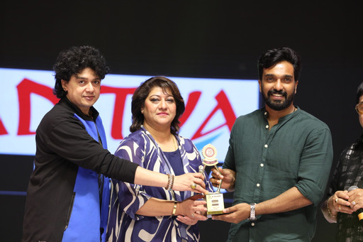 santosham-suman-tv-south-indian-film-awards-2-16.jpg