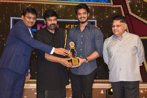 santosham-suman-tv-south-indian-film-awards-2-2.jpg
