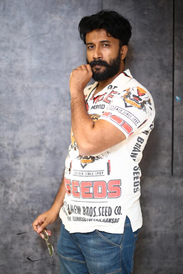 satyadev-stills-3-3.jpg