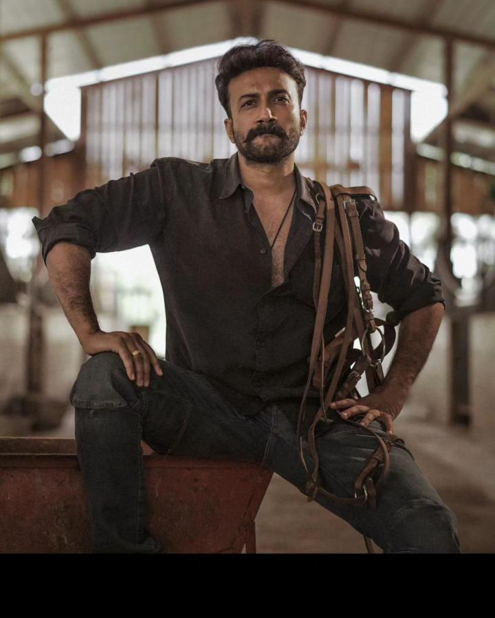 satyadev-stills-4-2.jpg