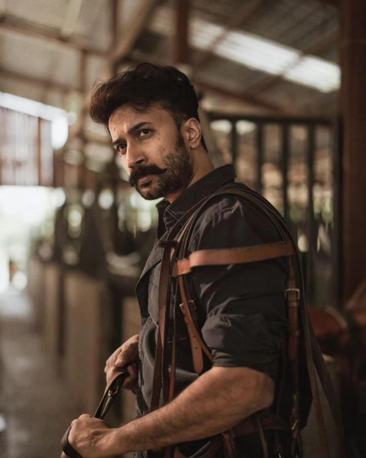 satyadev-stills-4-3.jpg