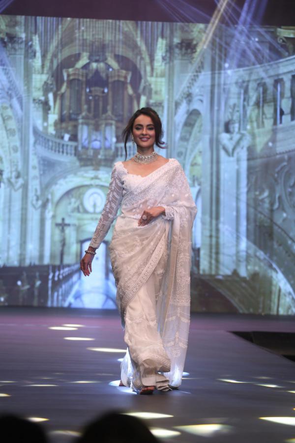 seerat-kapoor-stills-2-2.jpg