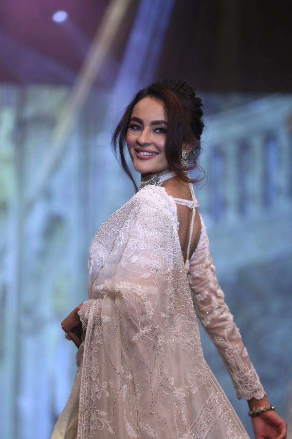 seerat-kapoor-stills-2-7.jpg