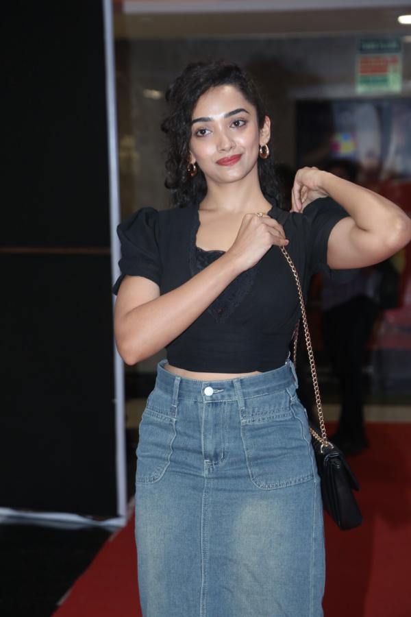 shanvi-meghana-stills-5.jpg