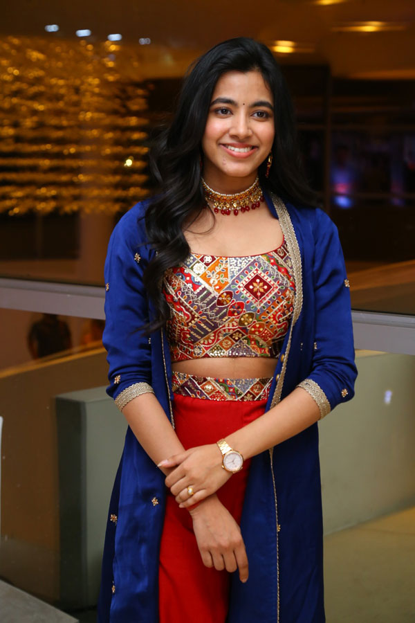 shivani-nagaram-stills-2-8.jpg