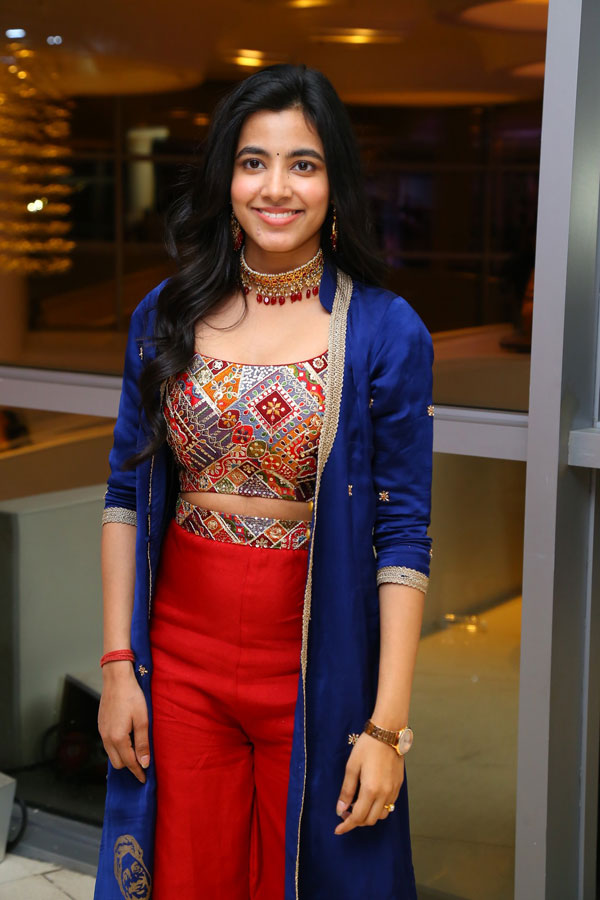 shivani-nagaram-stills-2-9.jpg