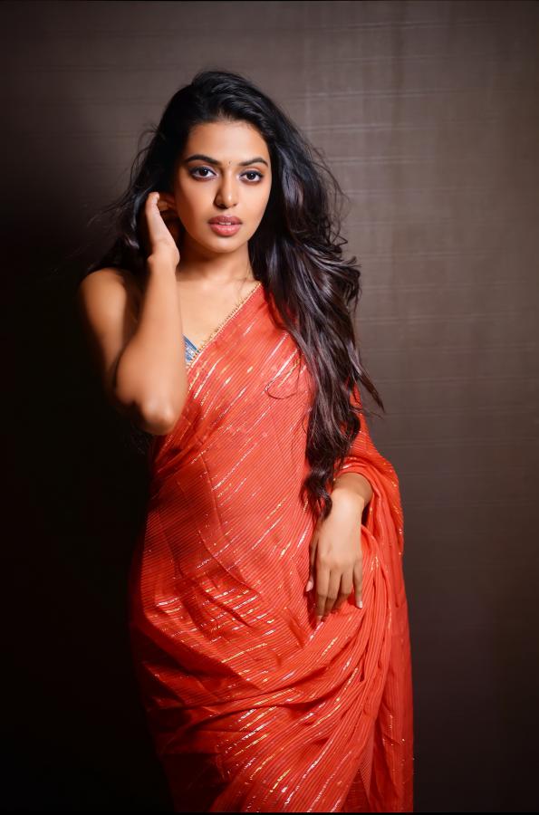 shivani-rajasekhar-stills-8.jpg