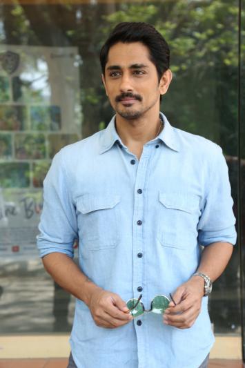 siddharth-stills-11.jpg