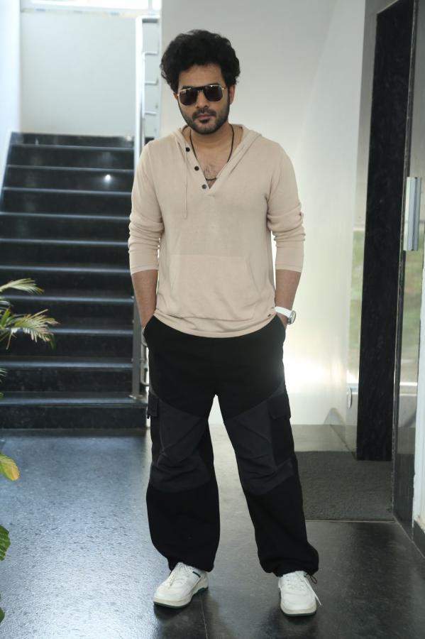 Siddhu Jonnalagadda Stills