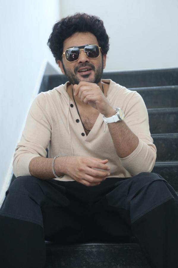 siddhu-jonnalagadda-stills-2-10.jpg