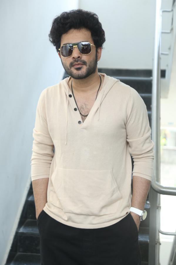 siddhu-jonnalagadda-stills-2-16.jpg
