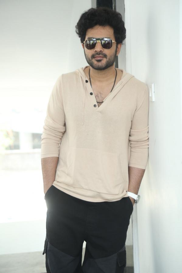 siddhu-jonnalagadda-stills-2-5.jpg