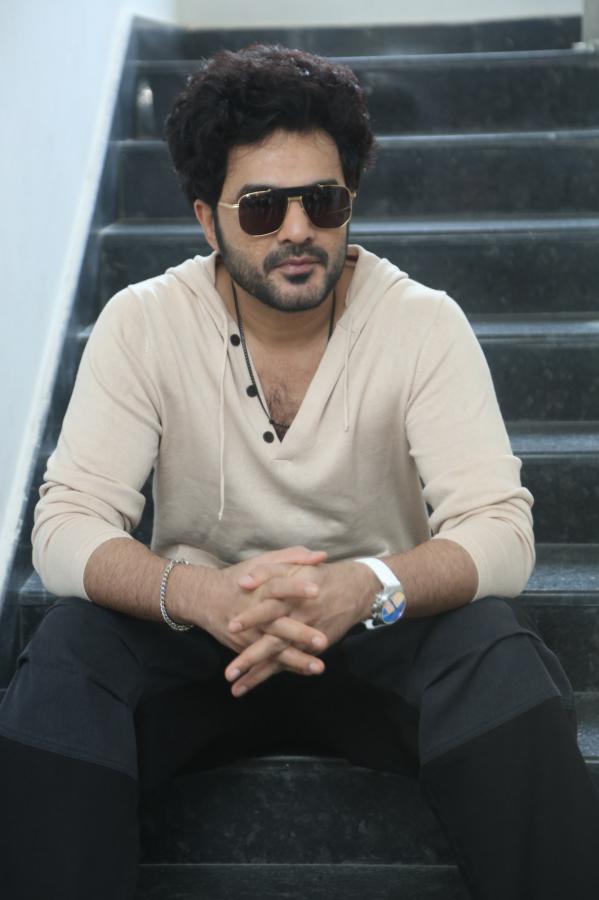 siddhu-jonnalagadda-stills-2-7.jpg