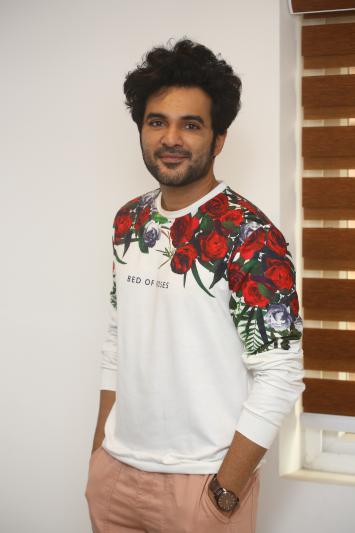 siddhu-jonnalagadda-stills-2.jpg