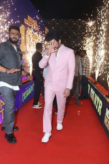 siddhu-jonnalagadda-stills-3-3.jpg