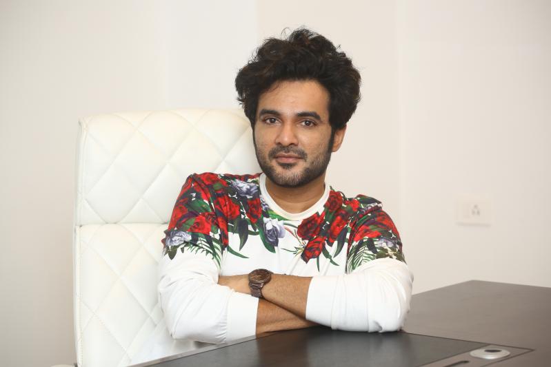 siddhu-jonnalagadda-stills-3.jpg