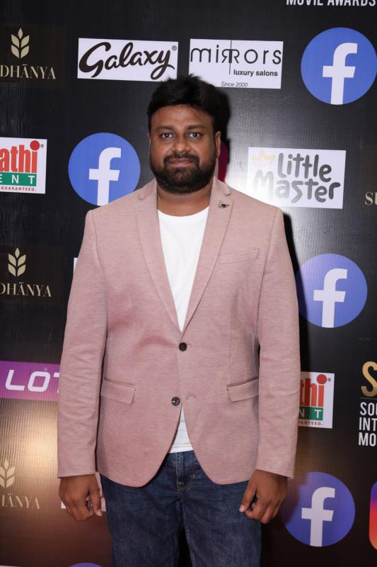 siima-awards-2021-awards-red-carpet-16.jpg
