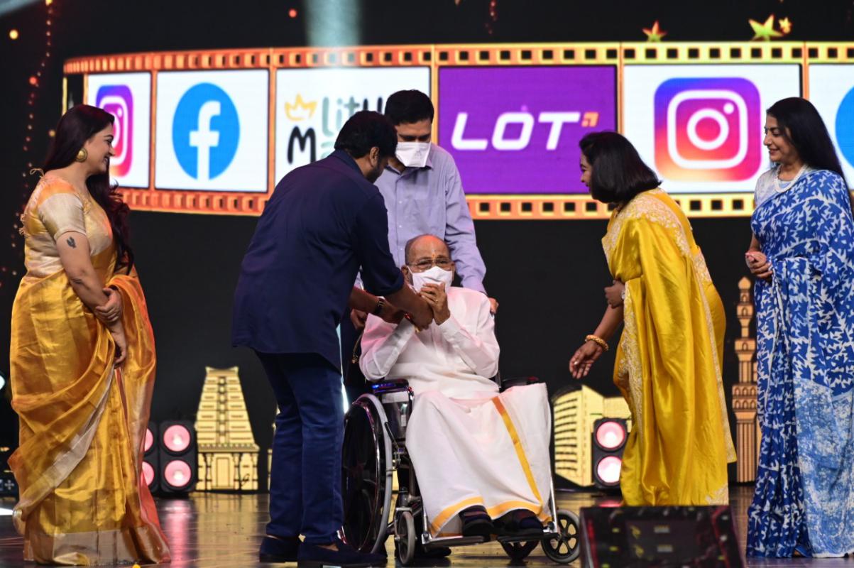 siima-awards-2021-awards-red-carpet-3.jpg