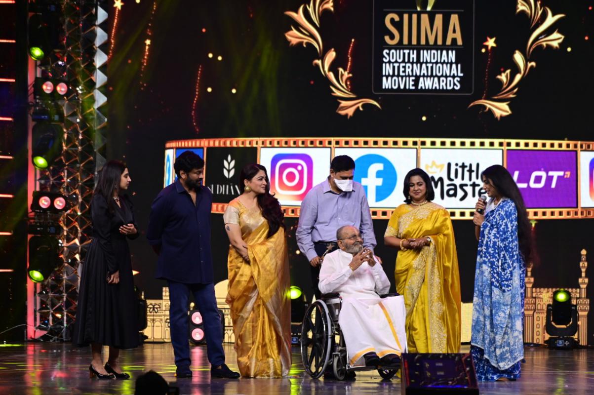 siima-awards-2021-awards-red-carpet-5.jpg
