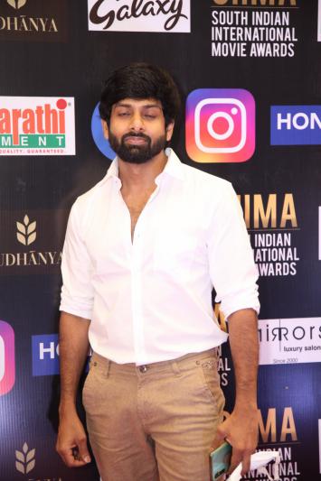 siima-awards-2021-awards-red-carpet-set-1-10.jpg