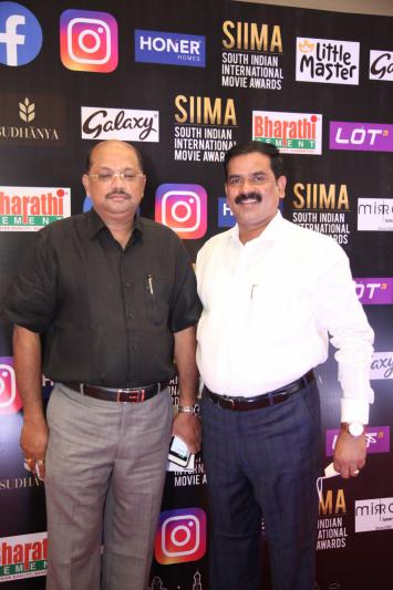 siima-awards-2021-awards-red-carpet-set-1-11.jpg
