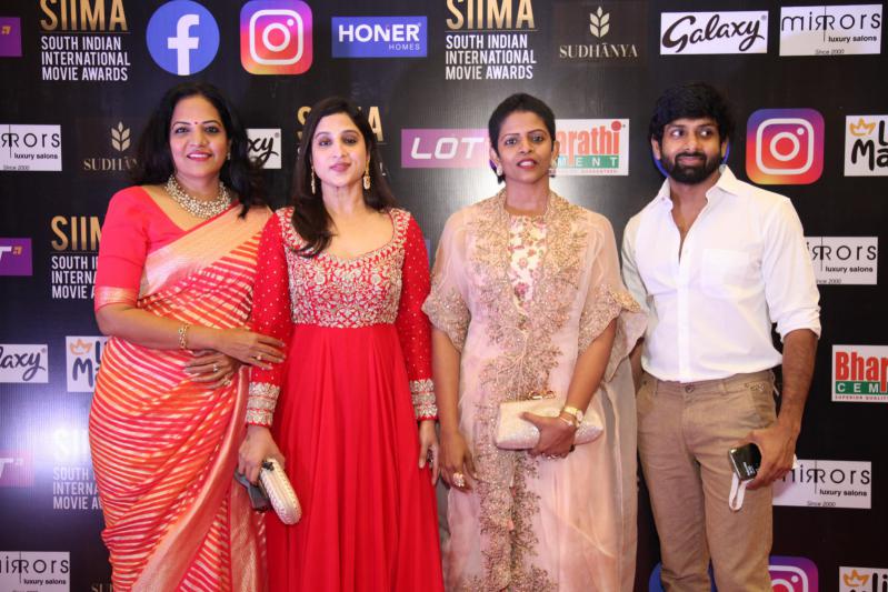 siima-awards-2021-awards-red-carpet-set-1-13.jpg