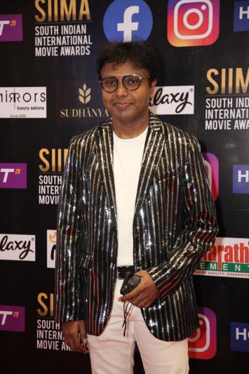 siima-awards-2021-awards-red-carpet-set-1-14.jpg