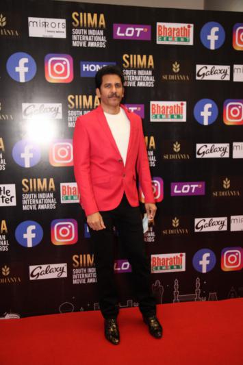 siima-awards-2021-awards-red-carpet-set-1-19.jpg